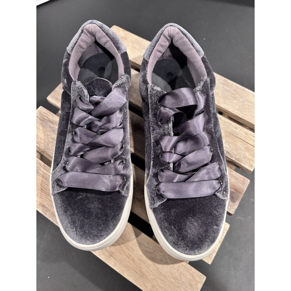 Big Buddha Women’s 7 Velvet Gray Sneakers Ribbon Laces Platform Comfort Shoes
